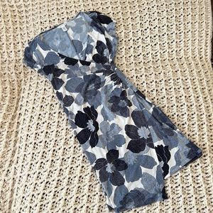 London Times Faux wrap waist defining blue floral short sleeve dress